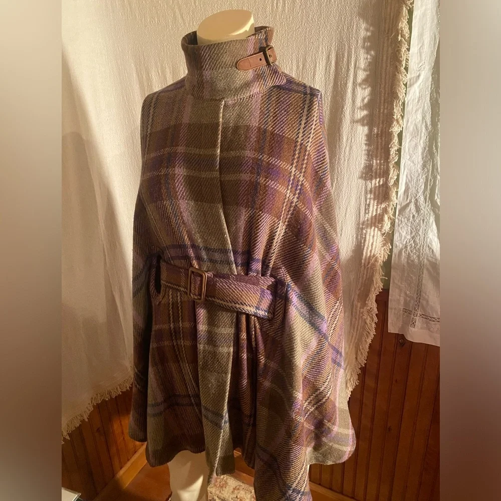 Ralph Lauren Belted Cape - Picture 3 of 10